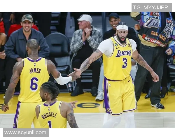 2020年10月3日湖人与对手的精彩对决回顾及赛后分析